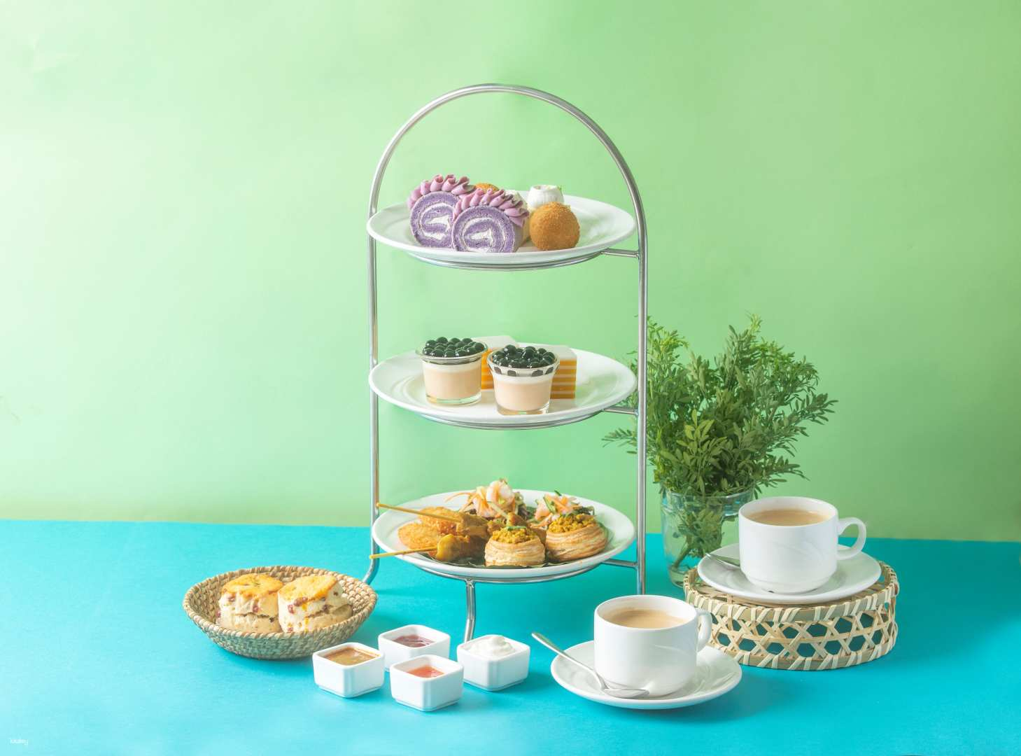 Tsim Sha Tsui | Mall Café | German Pork Knuckle (Classic Signature Dish) | Takeaway | Salisbury YMCA - Photo 1 of 9